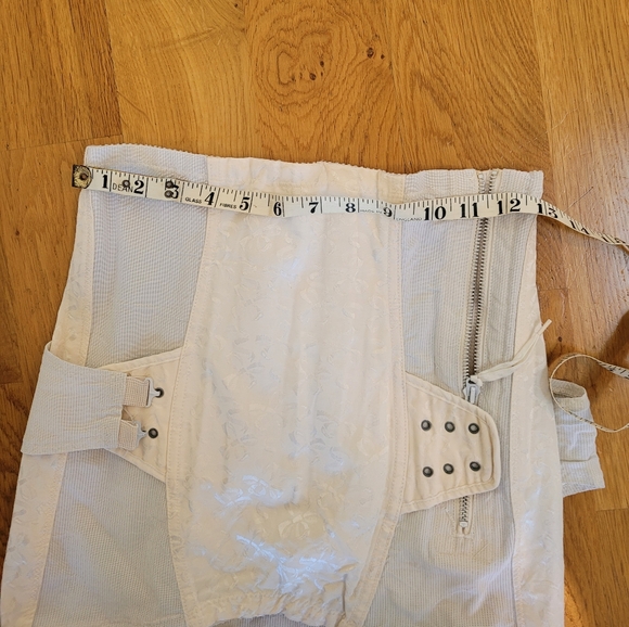 CAMP Vintage 1940s/1950s corset - Picture 10 of 13